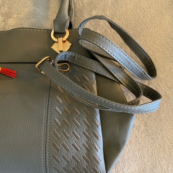 Purse w/shoulder strap - Picture 4 of 7